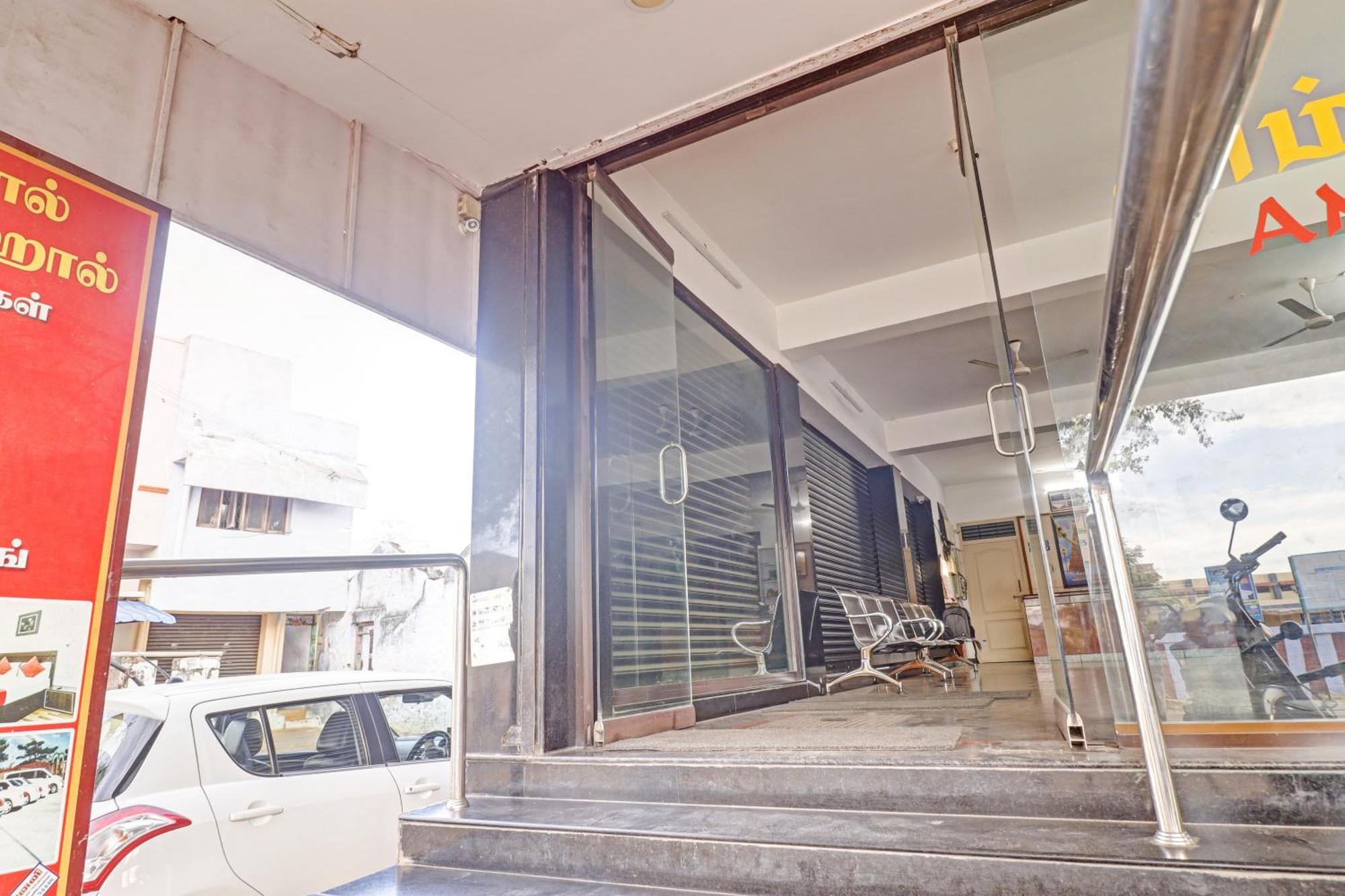 Oyo Flagship Amman Lodge Chennimalai Экстерьер фото