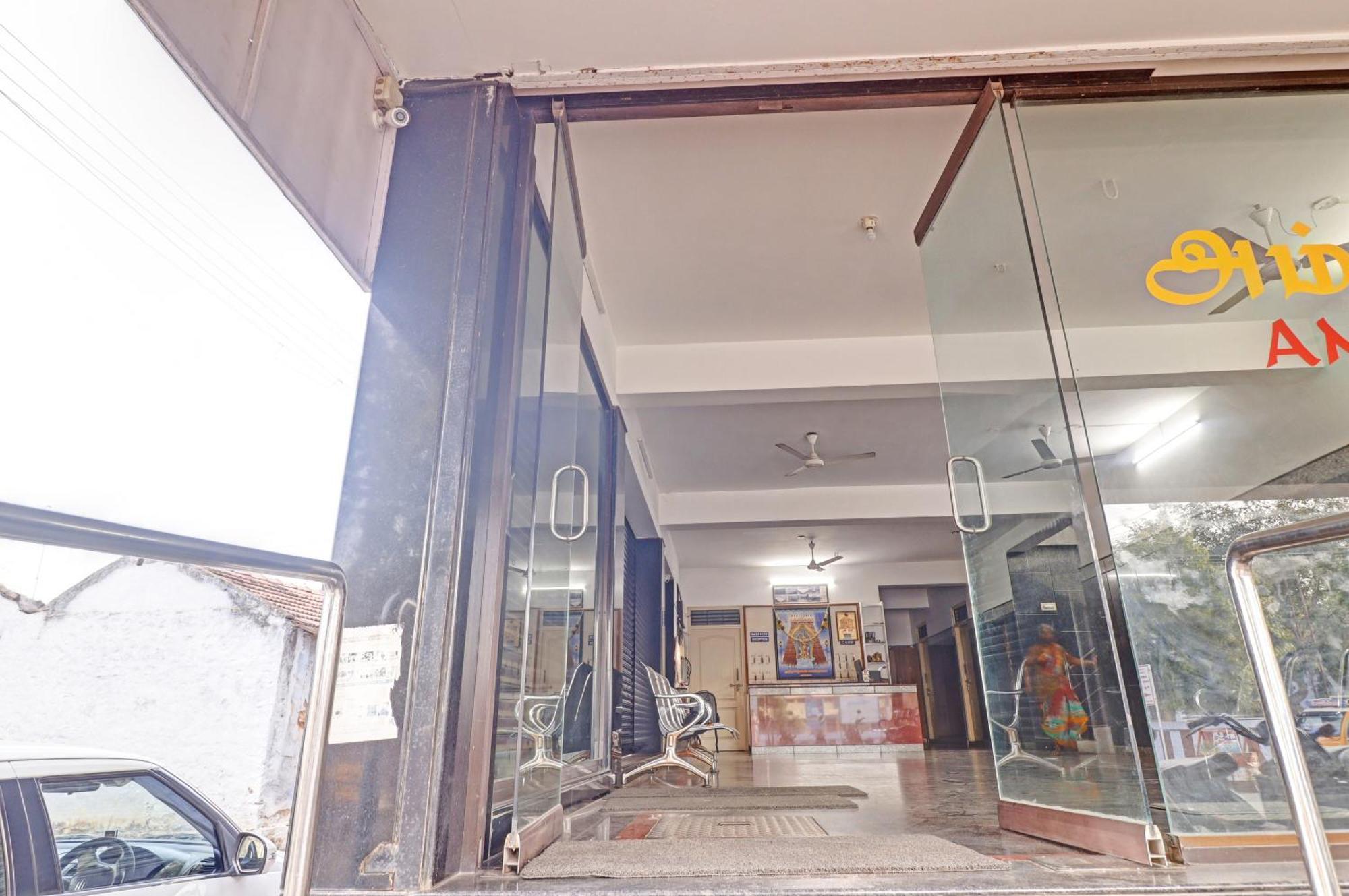 Oyo Flagship Amman Lodge Chennimalai Экстерьер фото