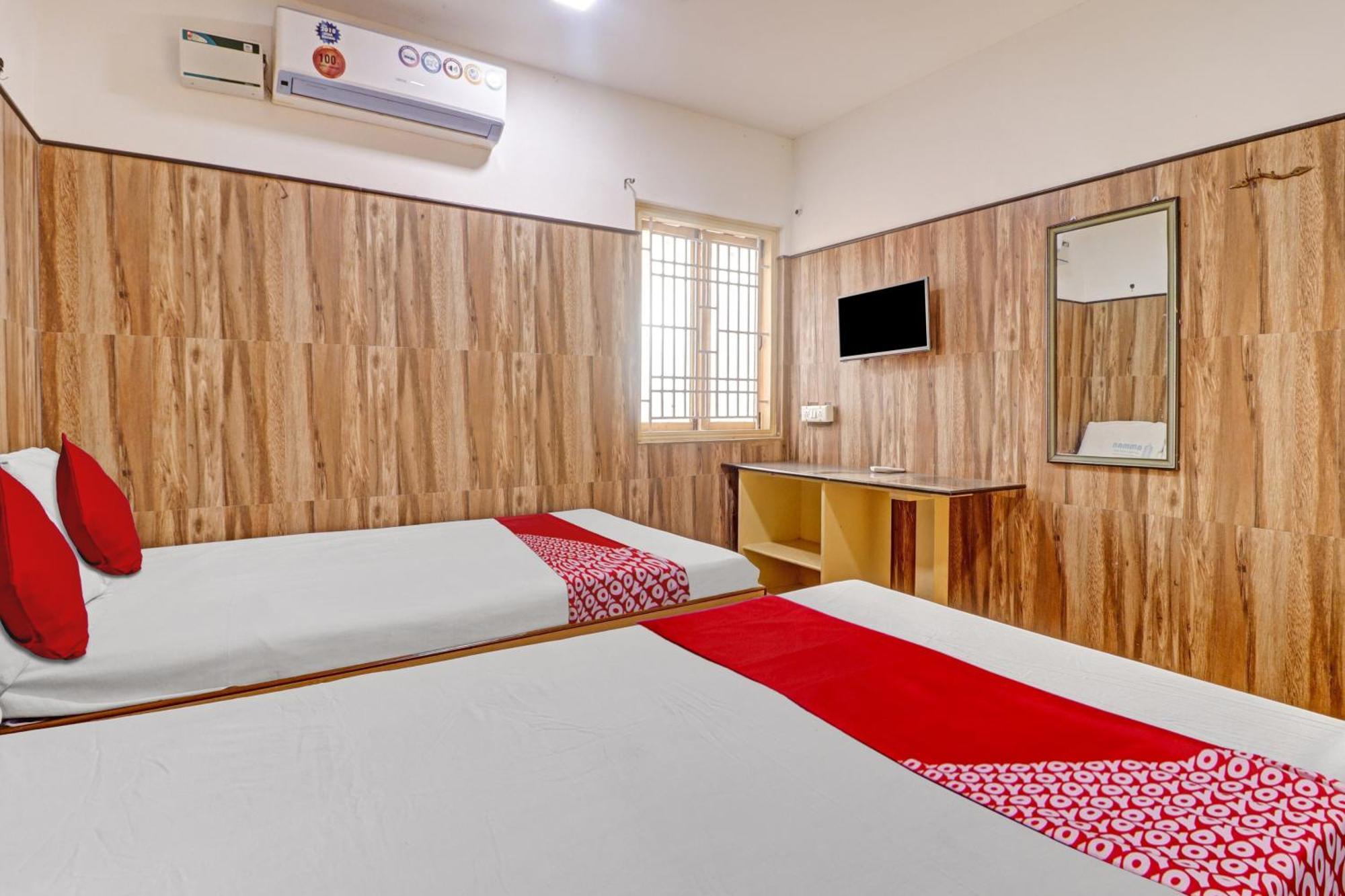 Oyo Flagship Amman Lodge Chennimalai Экстерьер фото